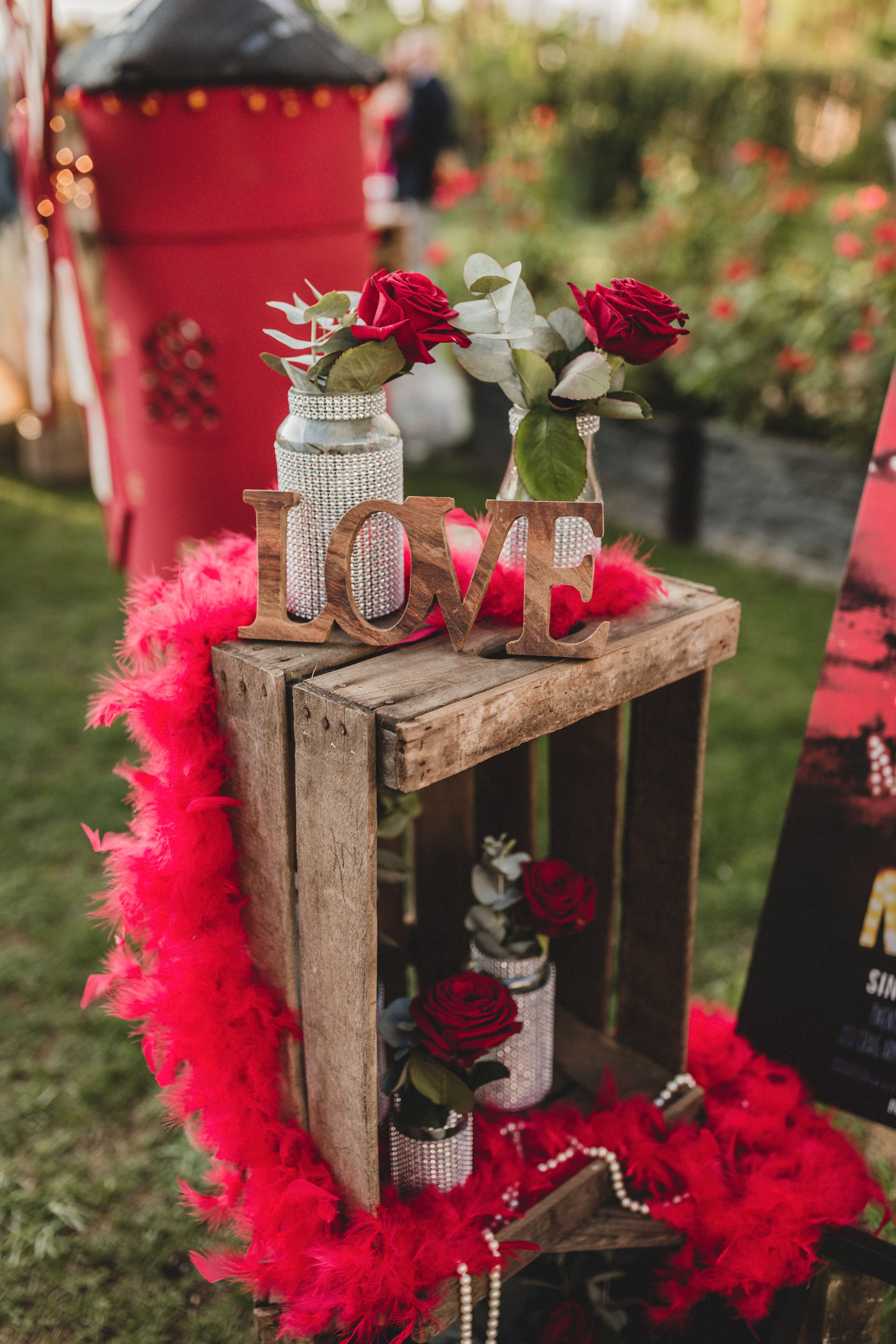 Cómo elegir las flores para tu boda - Rosas rojas - Boda Claudia y Jose